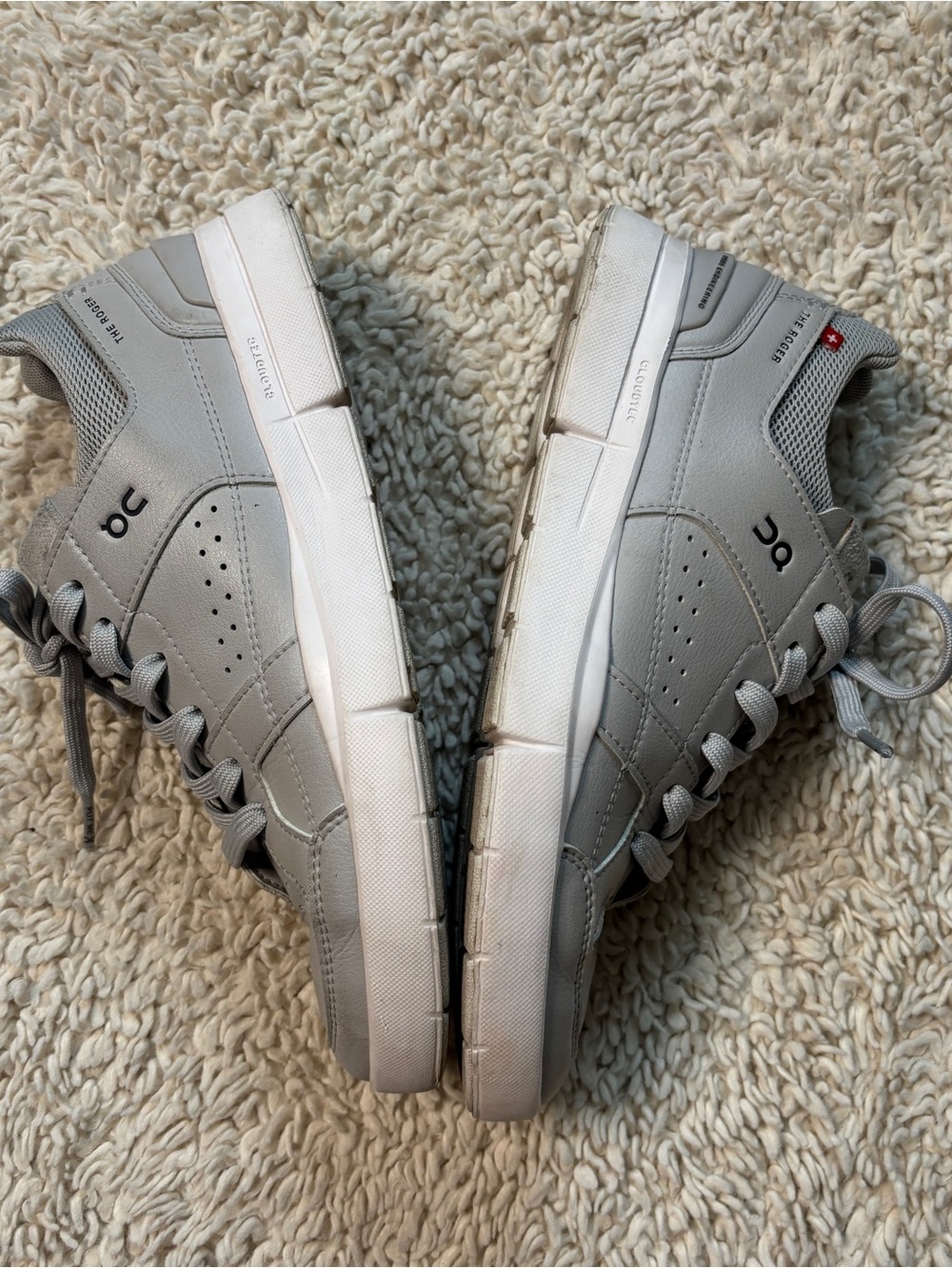 On Running The Roger Low-Top Sneakers in White - Picture 3 of 8